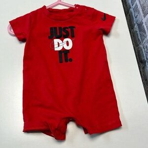 Nike‎ romper